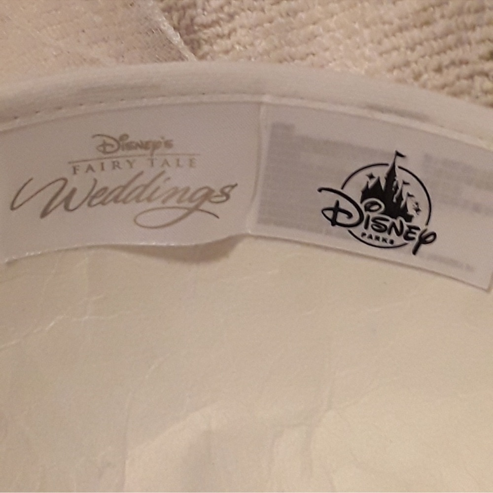 Disney Minnie’s Wedding Bridal Veil Hat. NWT - Picture 5 of 6